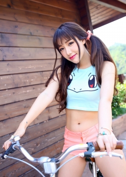 朱若慕akiki俏皮可爱外拍写真